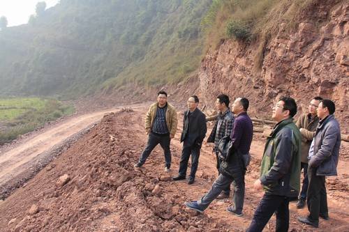 董蜀良、汪輝德春節(jié)前夕到蟠龍湖水庫(kù)、銅頭引水工程等項(xiàng)目慰問(wèn)一線干部職工