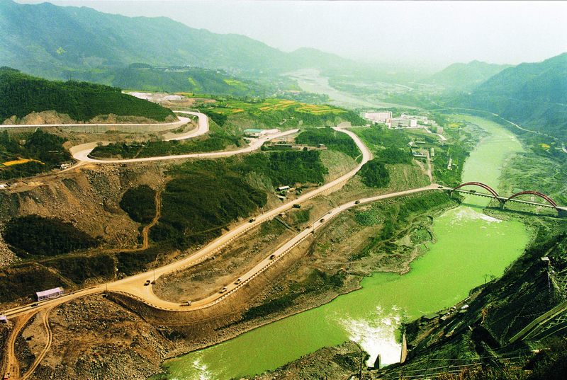 紫坪鋪左岸主干道公路