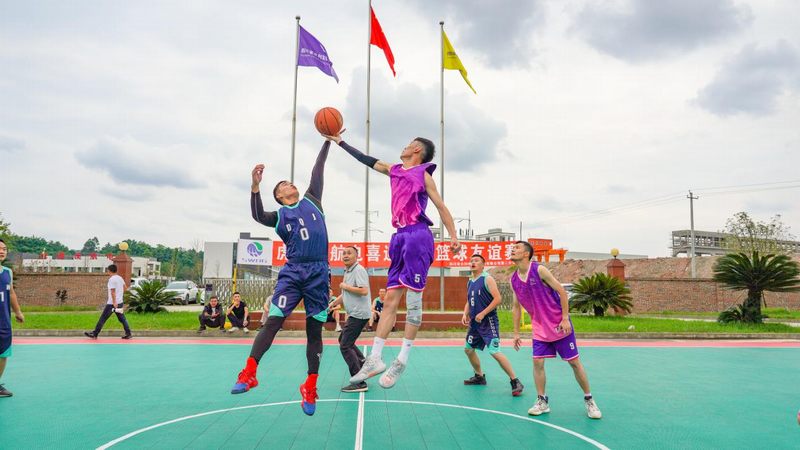 虎渡溪項(xiàng)目舉行喜迎國慶友誼籃球賽