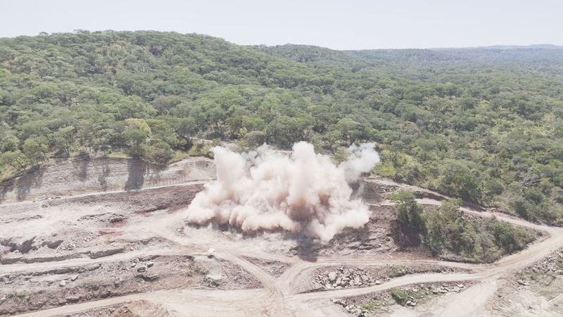 公司承建的坦桑尼亞馬拉加斯水電站石方首爆成功
